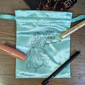The "Jasmine" makeup set